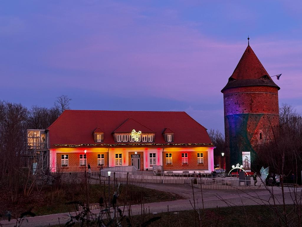 Der Burgplatz in Plau - Standort der Bibliothek